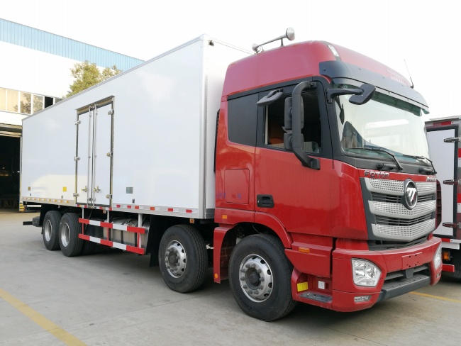 (廂長9.5米)福田歐曼前四后八冷藏車