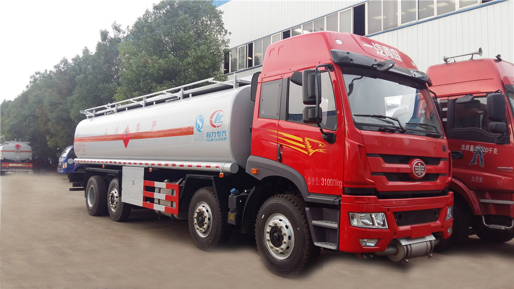 解放前四后六【27立方】運油車